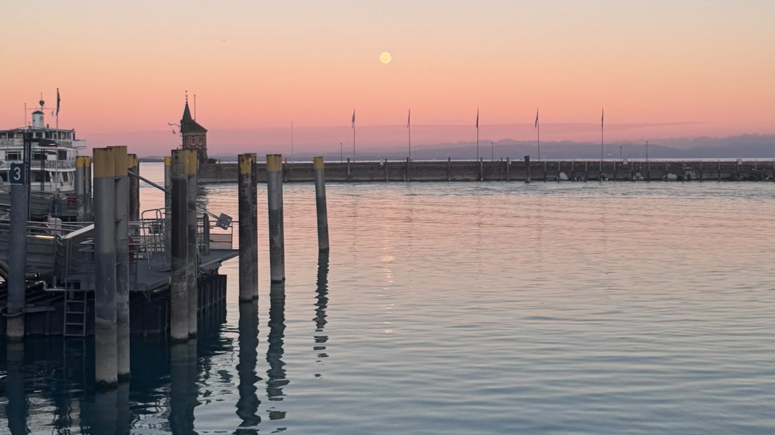 Blick über den Bodensee bei Konstanz